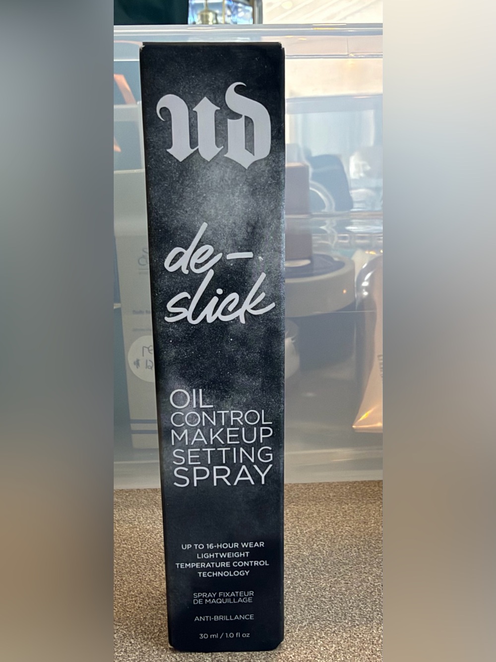 Urban Decay De-Slick Oil Control Makeup Setting Spray — Black